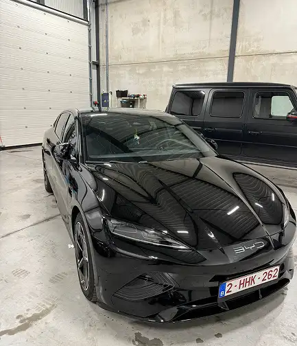 Afgetapte mercedes machinaal gepolijst